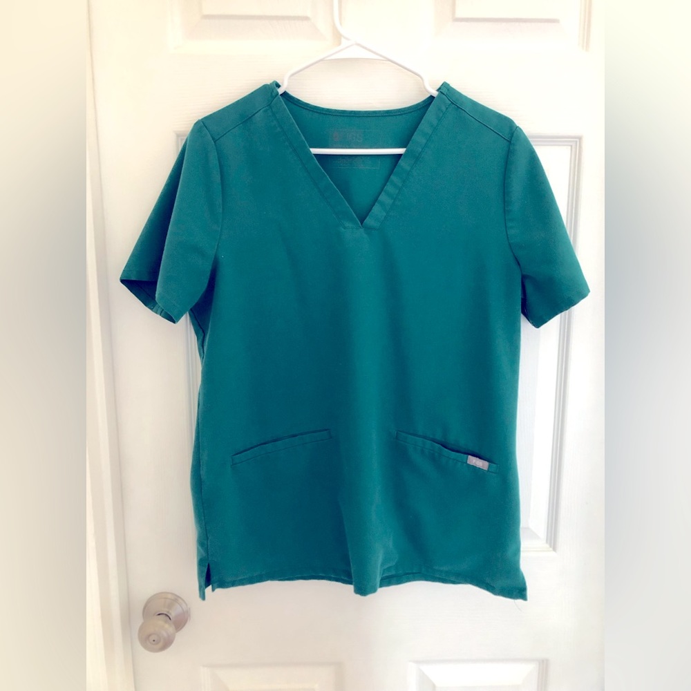 Figs Women’s Hunter Green Scrub Top M